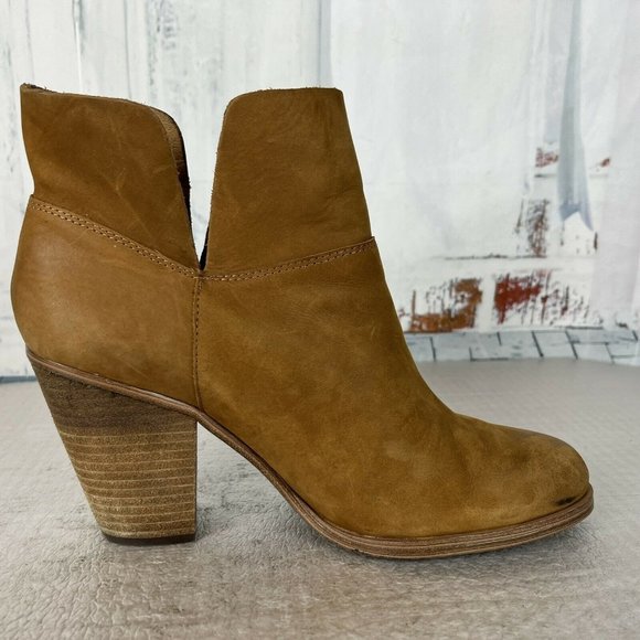 Vince Camuto Helyn Nubuck Leather Ankle Booties - Picture 4 of 9